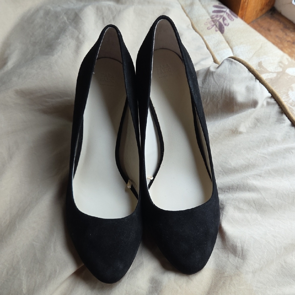Zara Black Suede Pointed Toe Heels